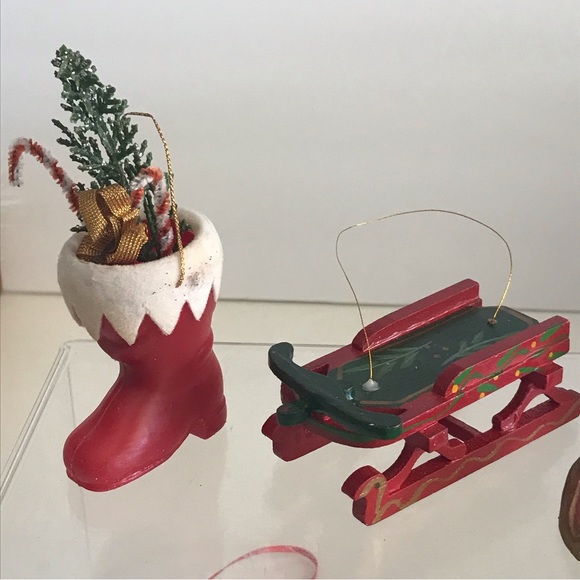 Lot of 7 Vintage Christmas Ornaments Made Of Wood, Metal, Plastic, Felt & Yarn - Picture 6 of 16